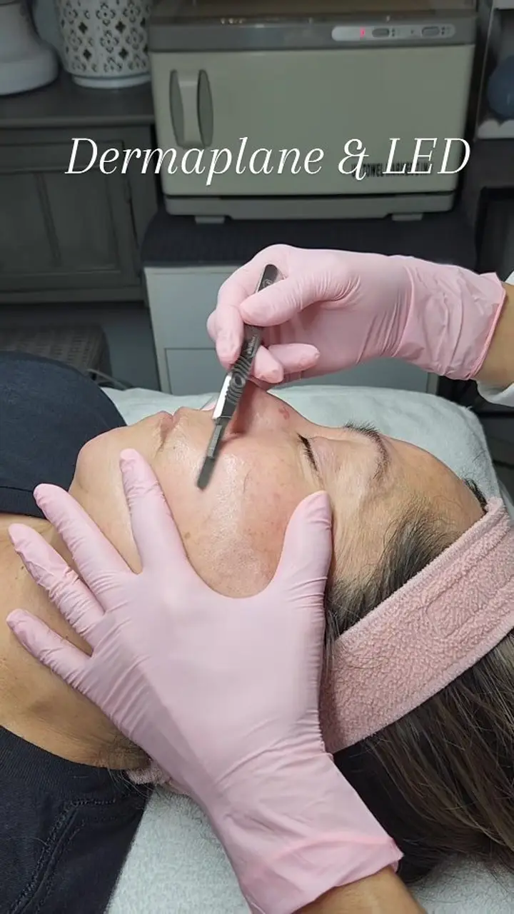Dermaplane + LED